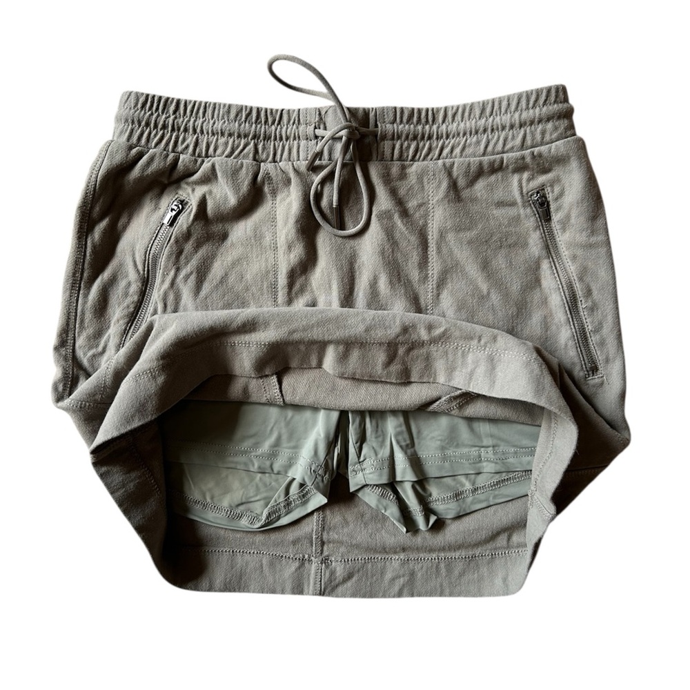 Women’s Scort